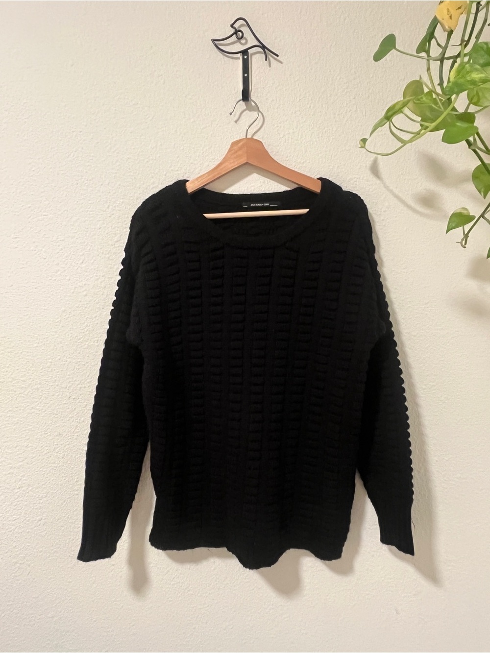 Ash Rain + Oak Black Sweater sz M